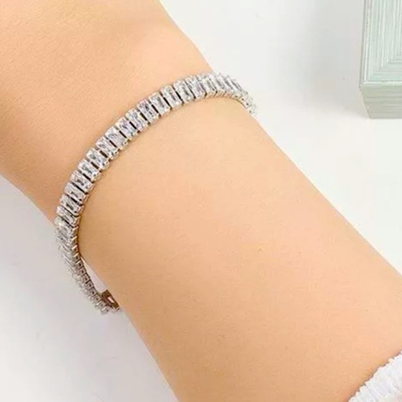 New 925 Sterling Silver Rectangular Tennis Bracelet - Picture 5 of 11